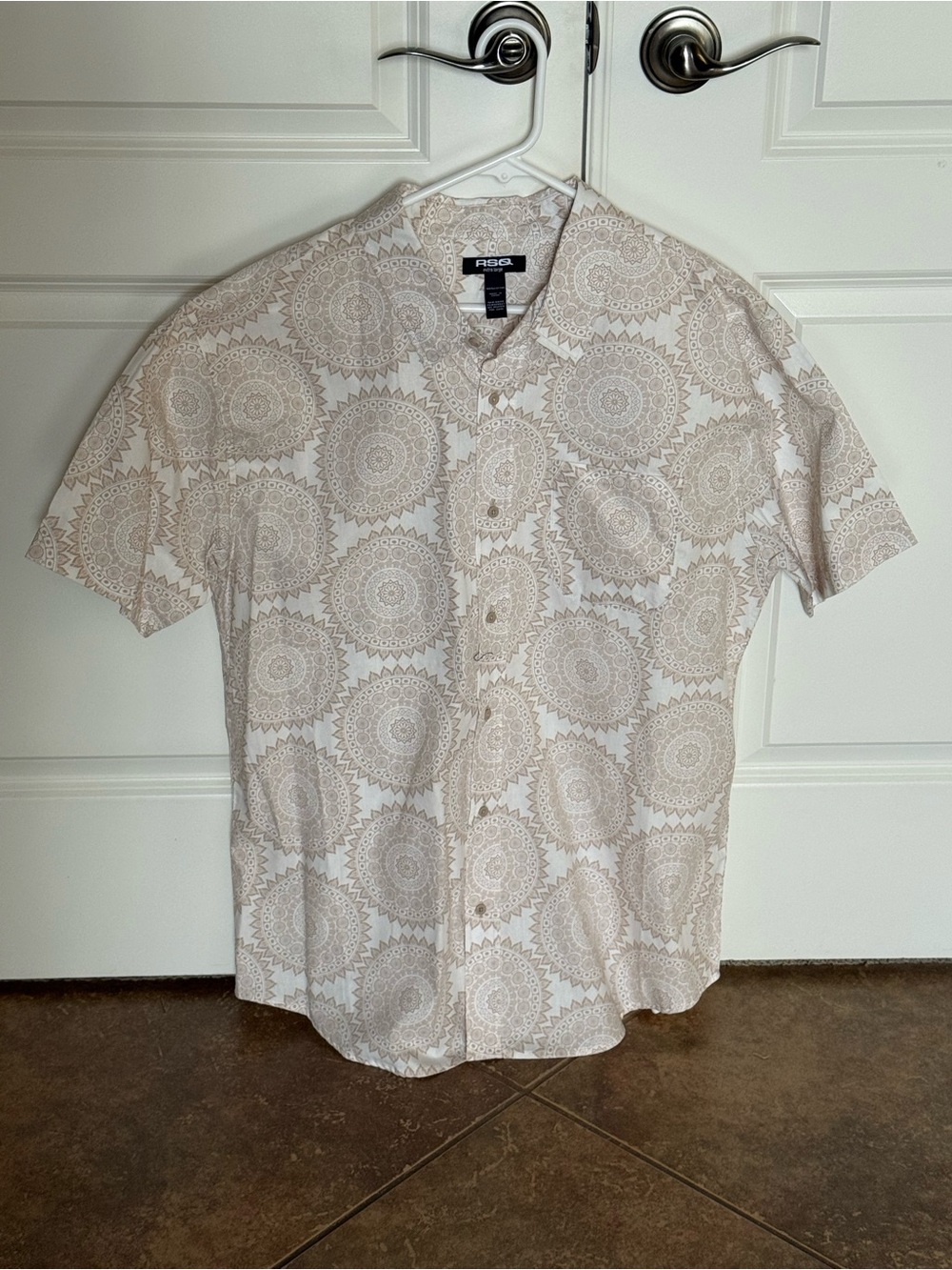 RSQ Men's Beige Medallion Short-Sleeve Button-Down Shirt